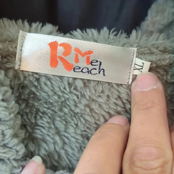 Reach Me Pullover. XL. - Picture 4 of 8